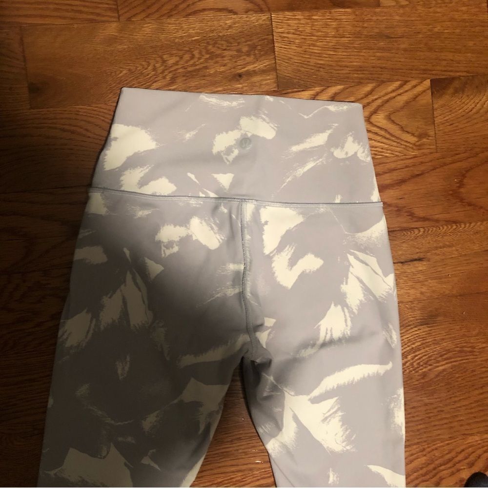 LULULEMON wunder under - Picture 3 of 5